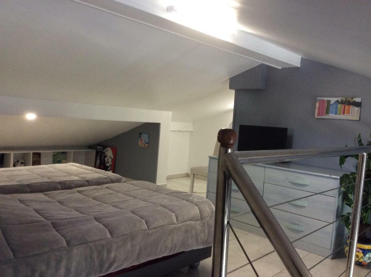 Appartement De Vacances Au 1Er Etage 45M2 อองทีบส์ ภายนอก รูปภาพ